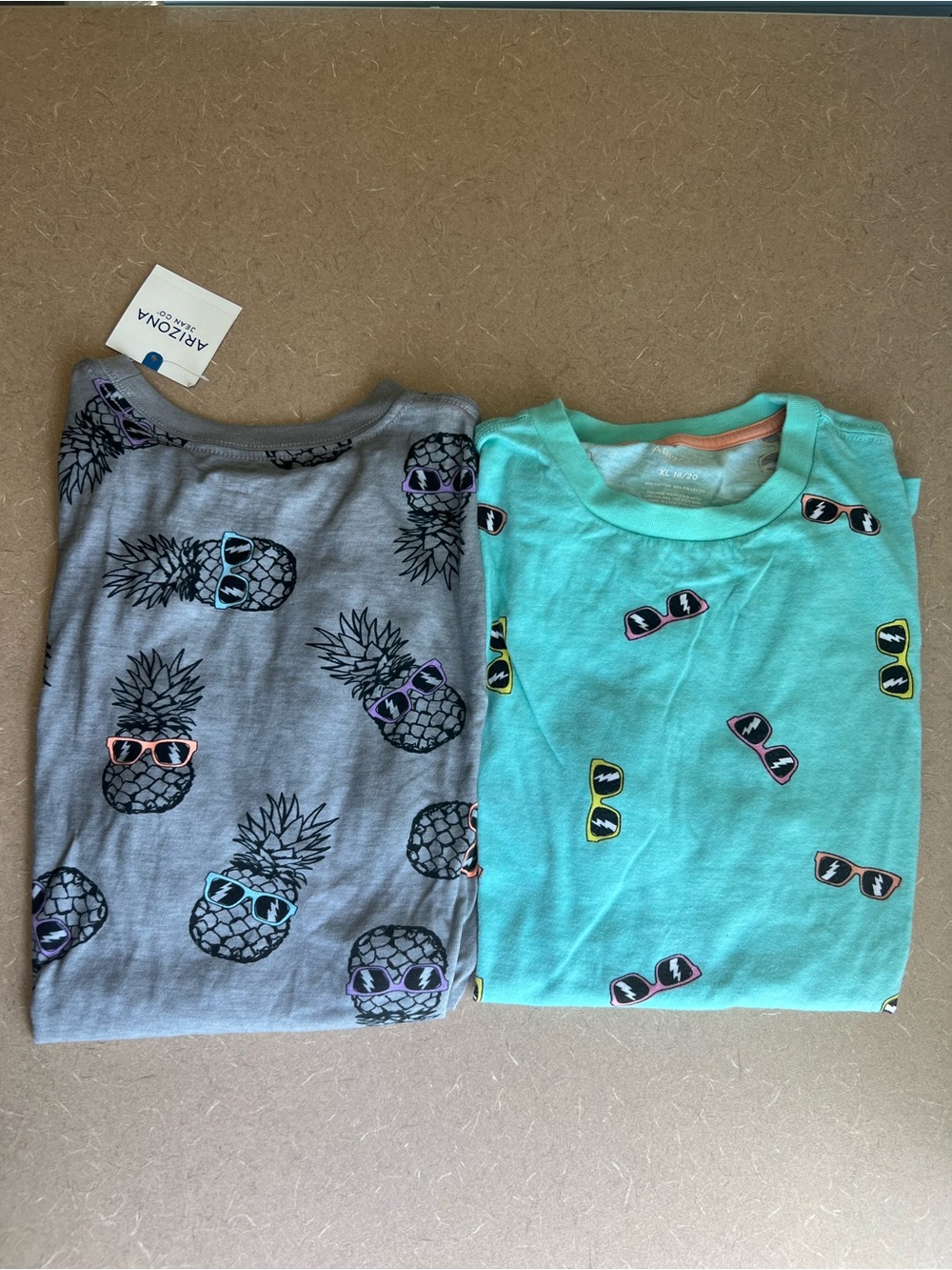 Arizona Jean Company Kids Pineapple & Sunglasses Tops - Gray & Teal Bundle